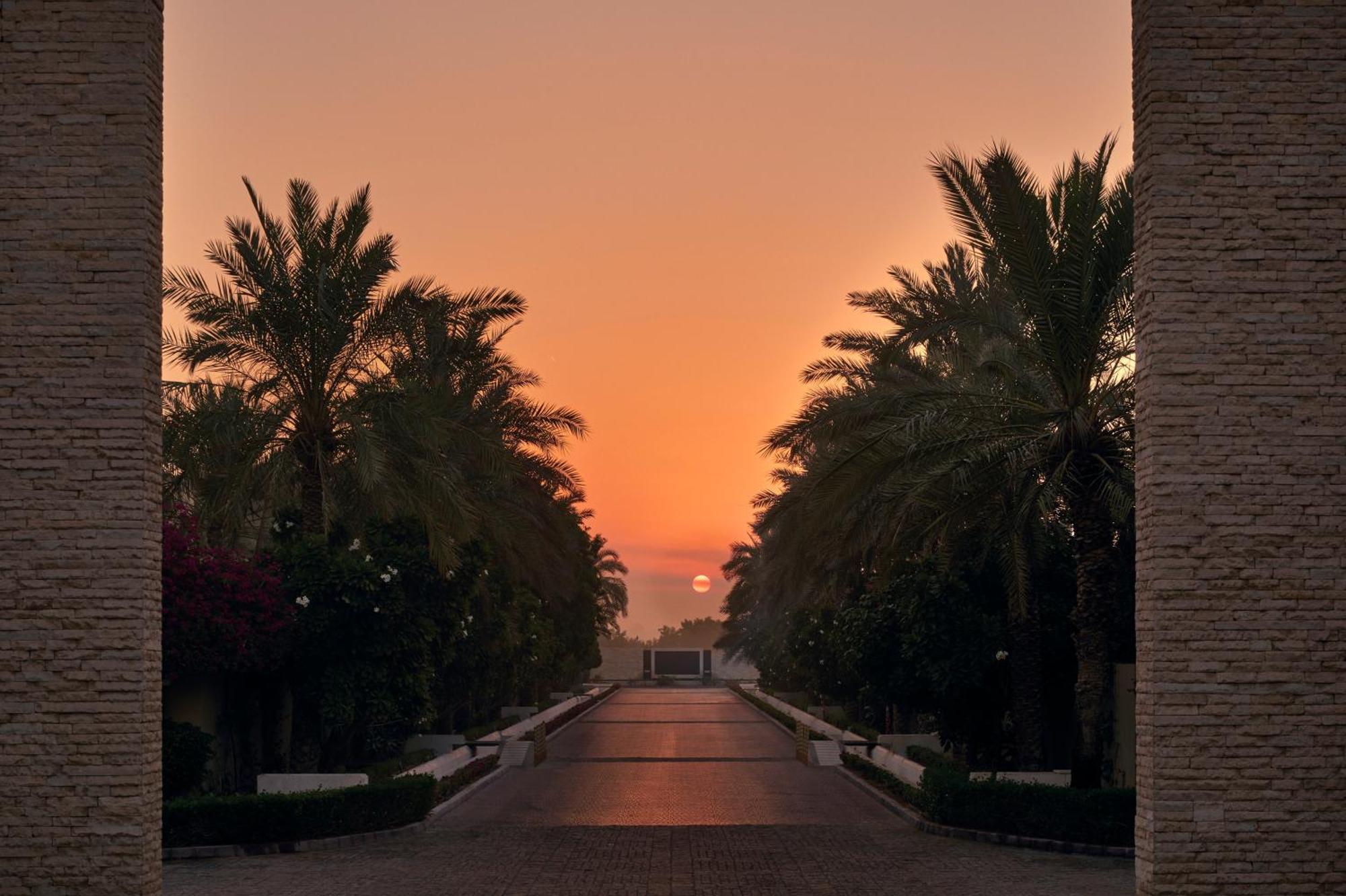 Melia Desert Palm Member Of Melia Collection Dubai Exterior photo Sunset at the University of Bahrain