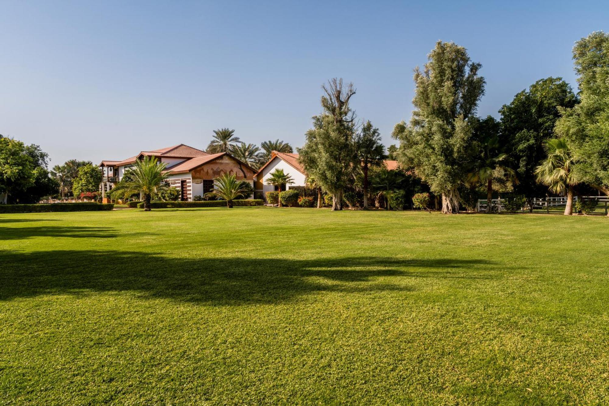 Melia Desert Palm Member Of Melia Collection Dubai Exterior photo Residential neighborhood in Kfar Saba